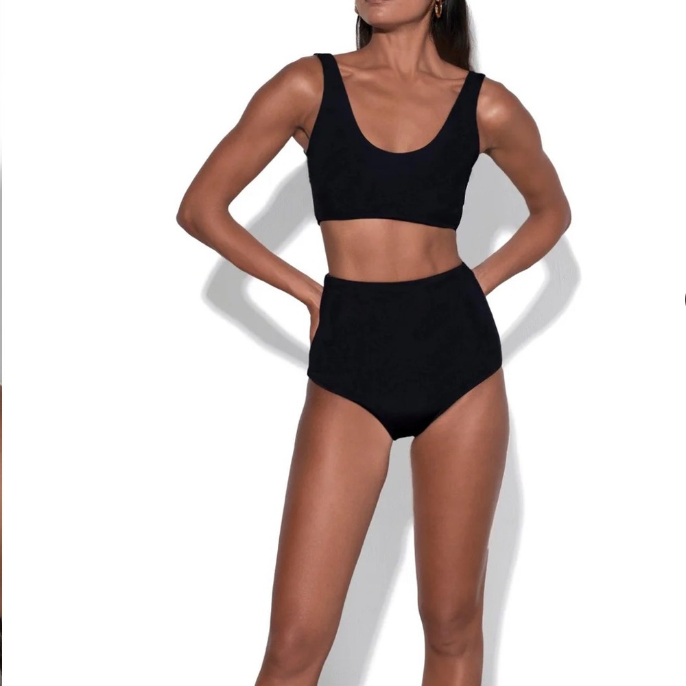 MARA HOFFMAN XL Lira bikini top in black NWT
